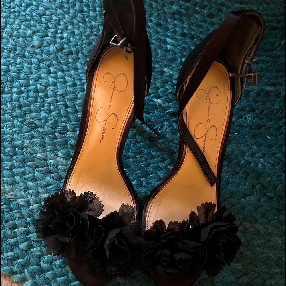 Jessica Simpson Silhouette Pump